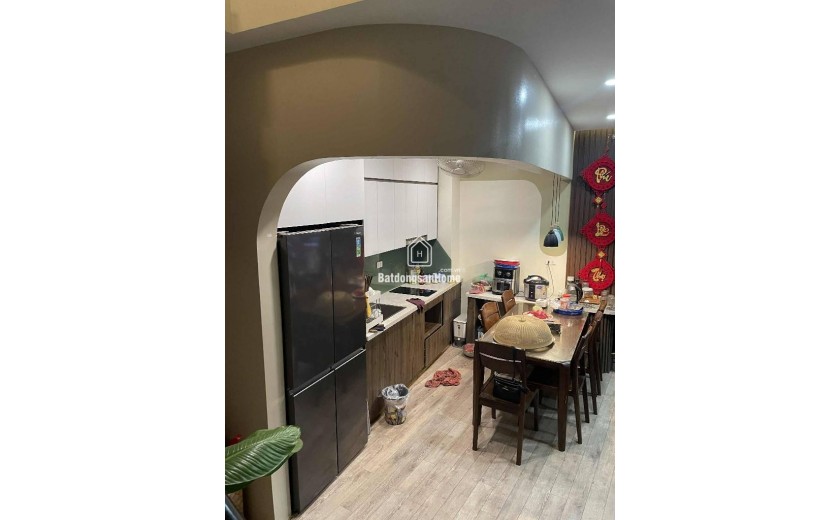 Bán nhà Hồ Tùng Mậu – gần phố – gần ô tô – mặt tiền rộng hiếm có – nội thất thiết kế riêng – vào ở ngay